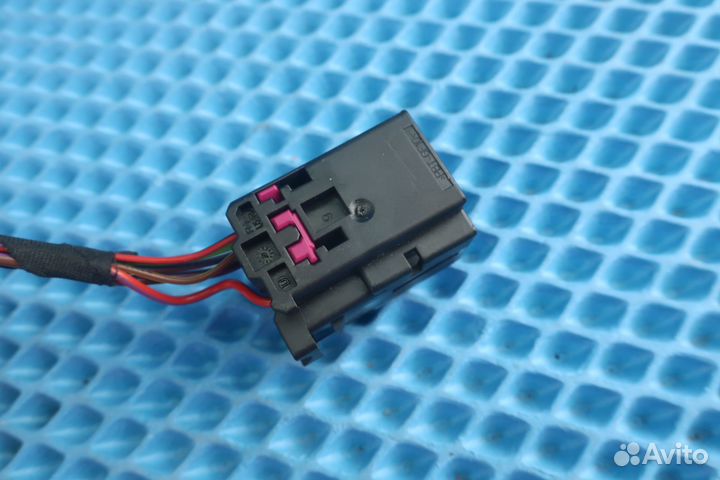 Разъем 4F0972575