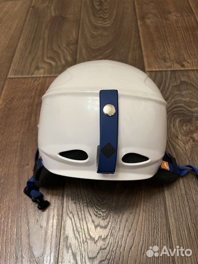 Горнолыжный шлем