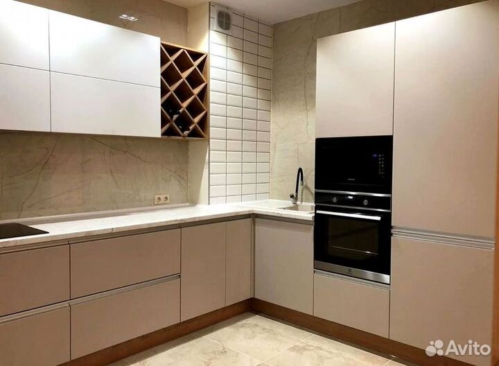 Кухня угловая на заказ.мдф фасады