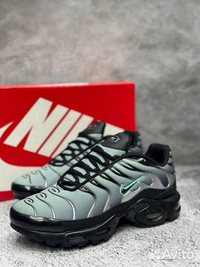 Кроссовки Nike Air Max Tn Plus