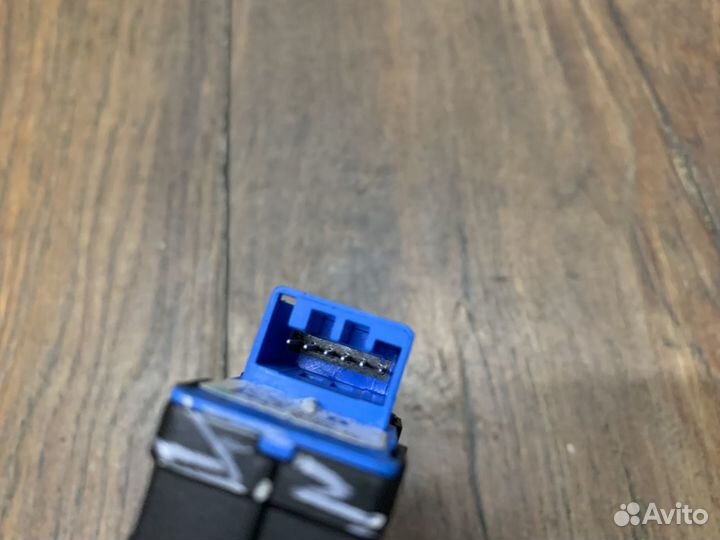 Range Rover Sport Кнопка центрального замка LH RH