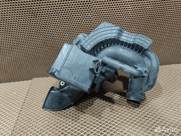 Резонатор воздушного фильтра Mazda Axela BK3P L3VE