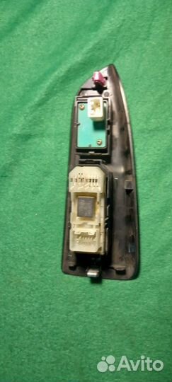 Блок управления стеклоподъемниками передний правый