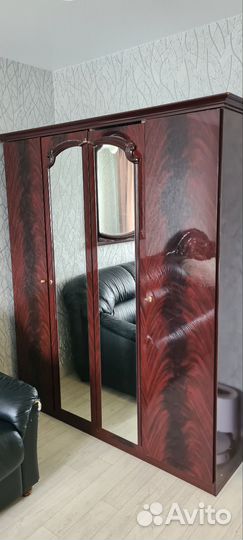 Спальный гарнитур