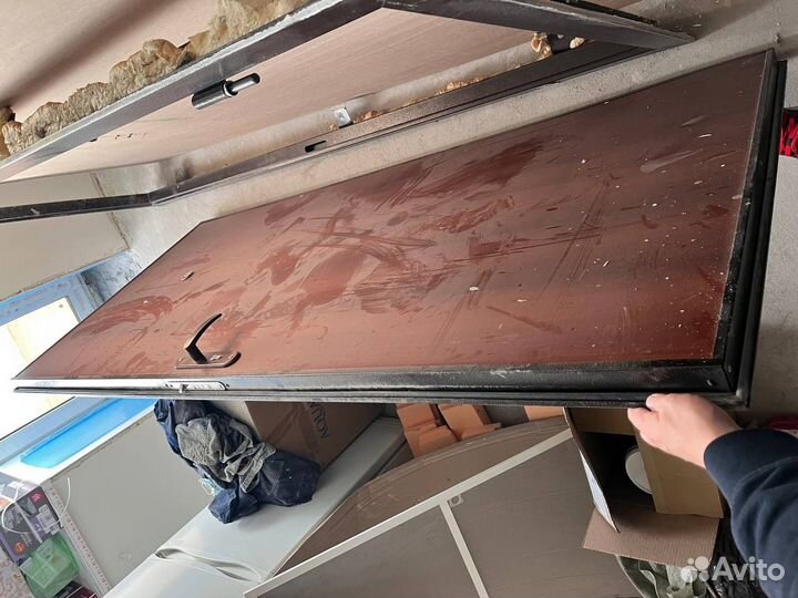 Дверь входная металлическая