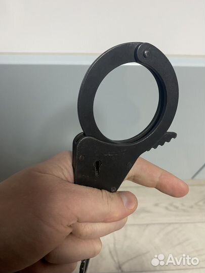 Полицейские наручники