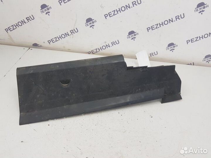 Дефлектор радиатора правый Renault Scenic