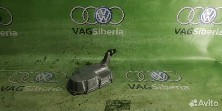 Крышка двигателя 078103773D audi-A6 С5 2-4