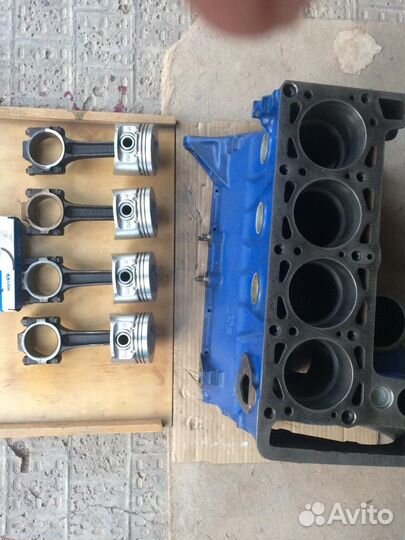 Блок и поршня