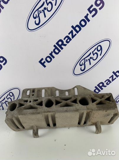 Кронштейн впускного коллектора Nissan Almera G15