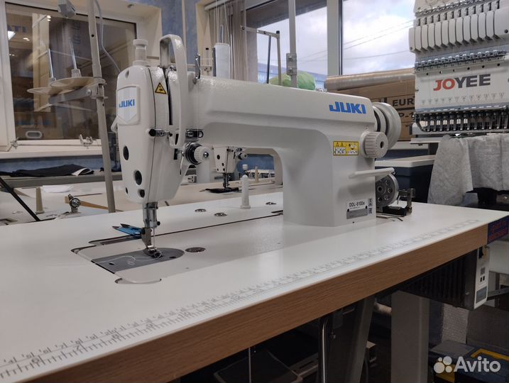 Промышленная прямострочная машина Juki 8100