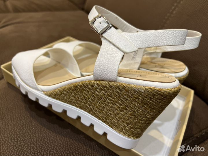 Босоножки 40 р