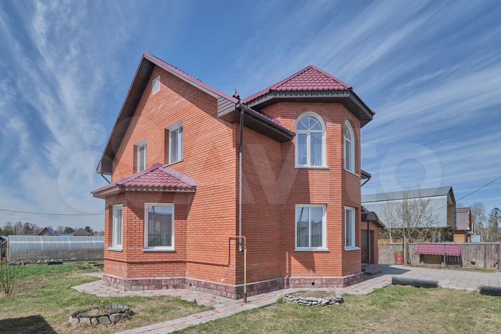 Дом 180 м² на участке 10 сот.