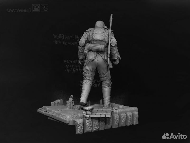 Настольная фигурка 