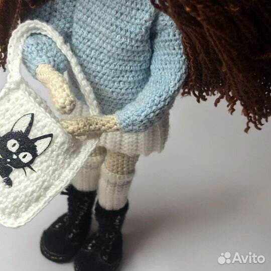 Каркасная вязанная кукла