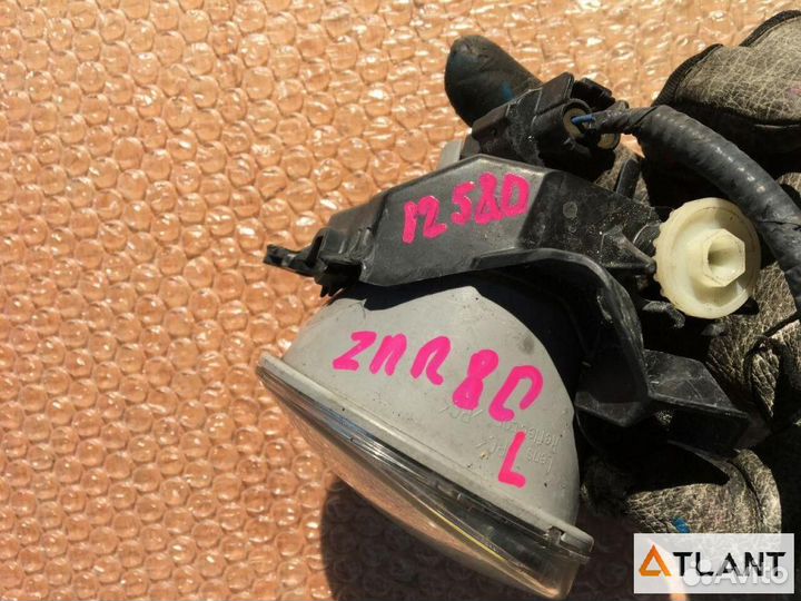 Туманка передняя левая toyota voxy