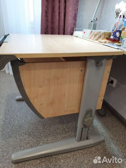 Растущая парта деми