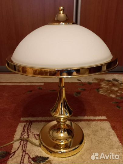 Лампа настольная
