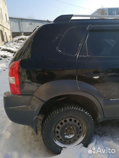 Задняя правая четверть Hyndai Tucson 1 Туксон