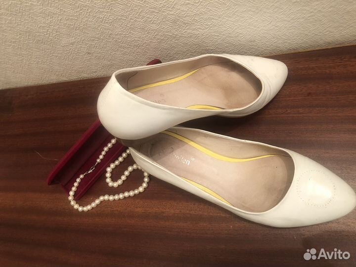 2 Туфли натуральня кожа белые