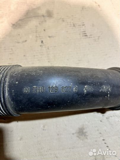 Патрубок воздушного фильтра Volkswagen golf 3