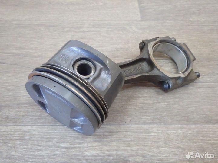 Поршень с шатуном 2110