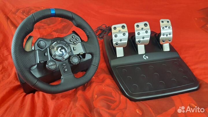 Игровой руль Logitech G923