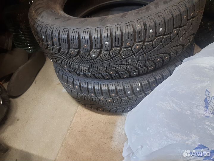 Pirelli Carrier Winter 205/65 R15