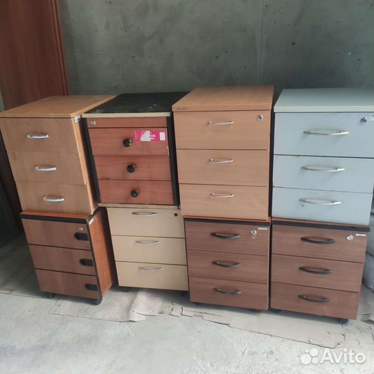 Тумбочки офисные б/у