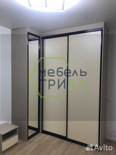 Шкаф