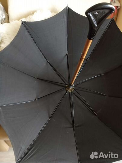 Раритетный зонтик ему 60 лет,с деревянной ручкой