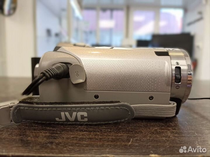 Видеокамера JVC GZ-E305se