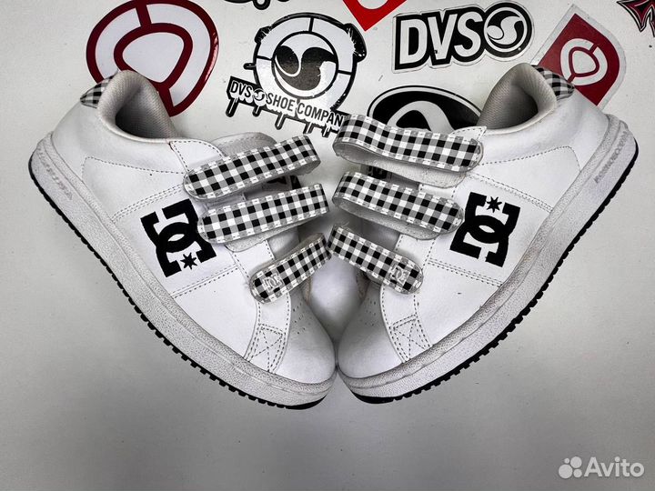 Dc shoes striker es dvs etnies globe circa adio