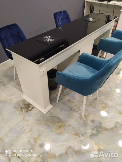 Маникюрный стол