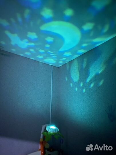 Мобиль в кроватку музыкальный с проектором