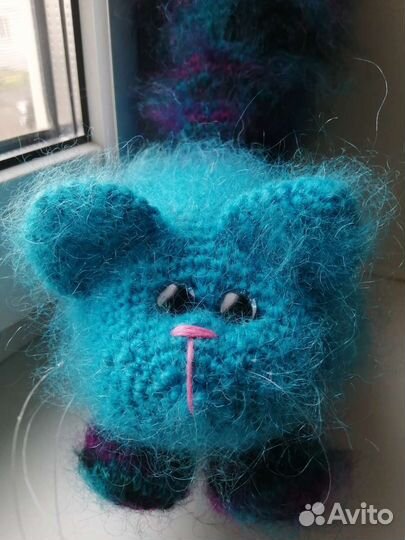 Кот хвостатый пушистик