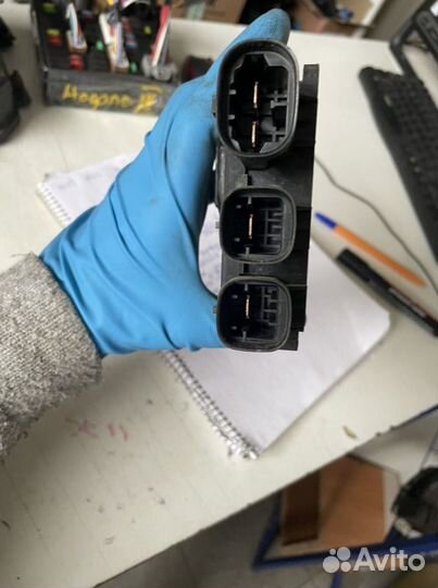 Блок предохранителей (отключ. акб) Renault Megane