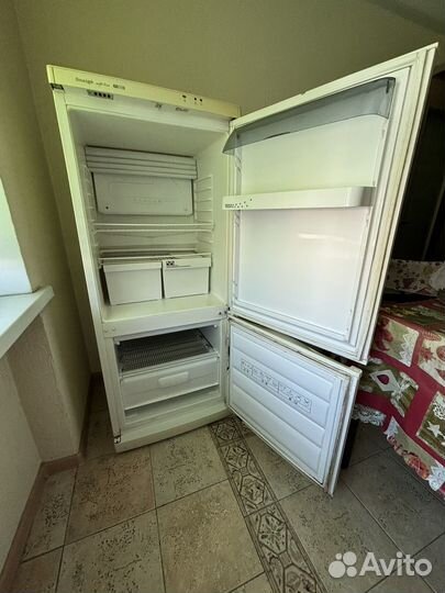 Холодильник Snaige