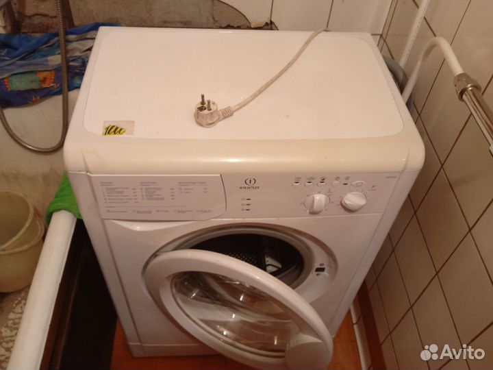 Продам стиральную машину indesit