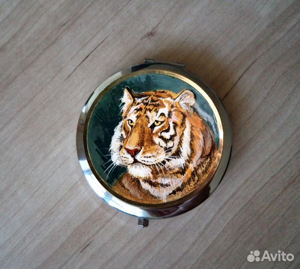 Карманное зеркальце handmade с гравюрой тигр