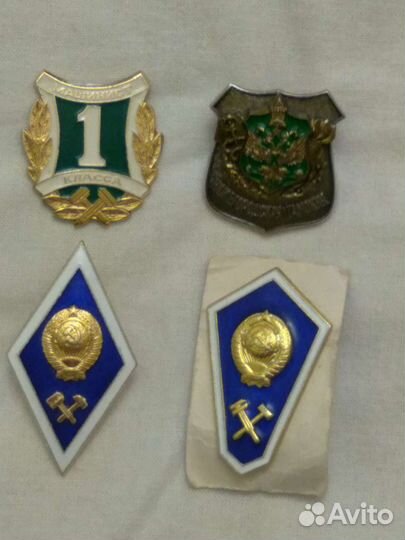 Знаки, значки, пуговицы старинные СССР и др