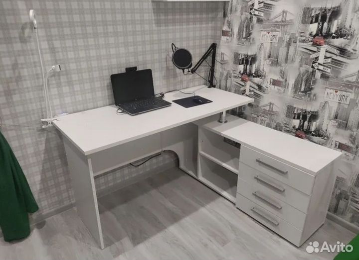 Стол письменный от производителя в наличии
