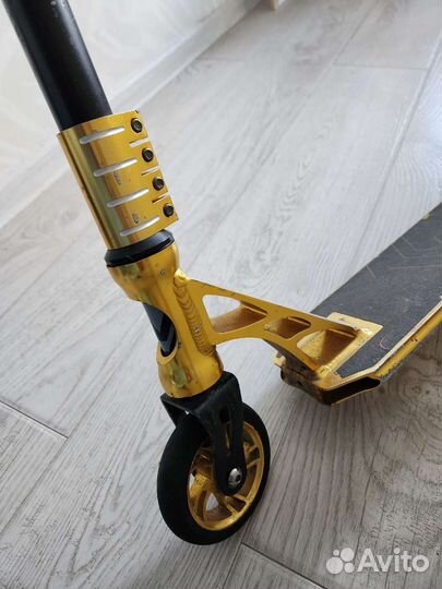 Трюковой самокат Novatrack Pixel Pro