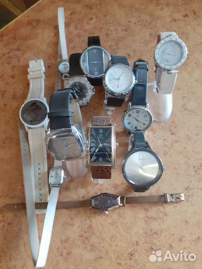 Часы модные