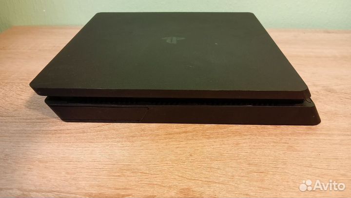 PS4 slim 1tb 2 геймпада