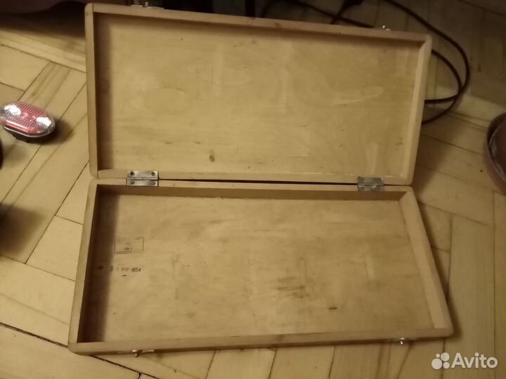 Деревянный футляр