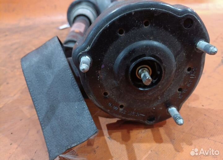 Стойки амортизаторов передние Mercedes e211