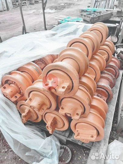 Каток поддерживающий Komatsu PC60-7 C4012000S00