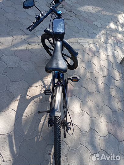 Велосипед на литых дисках BMW