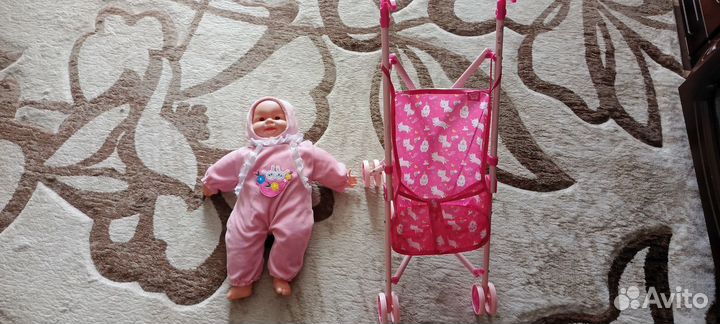 Кукла с коляской
